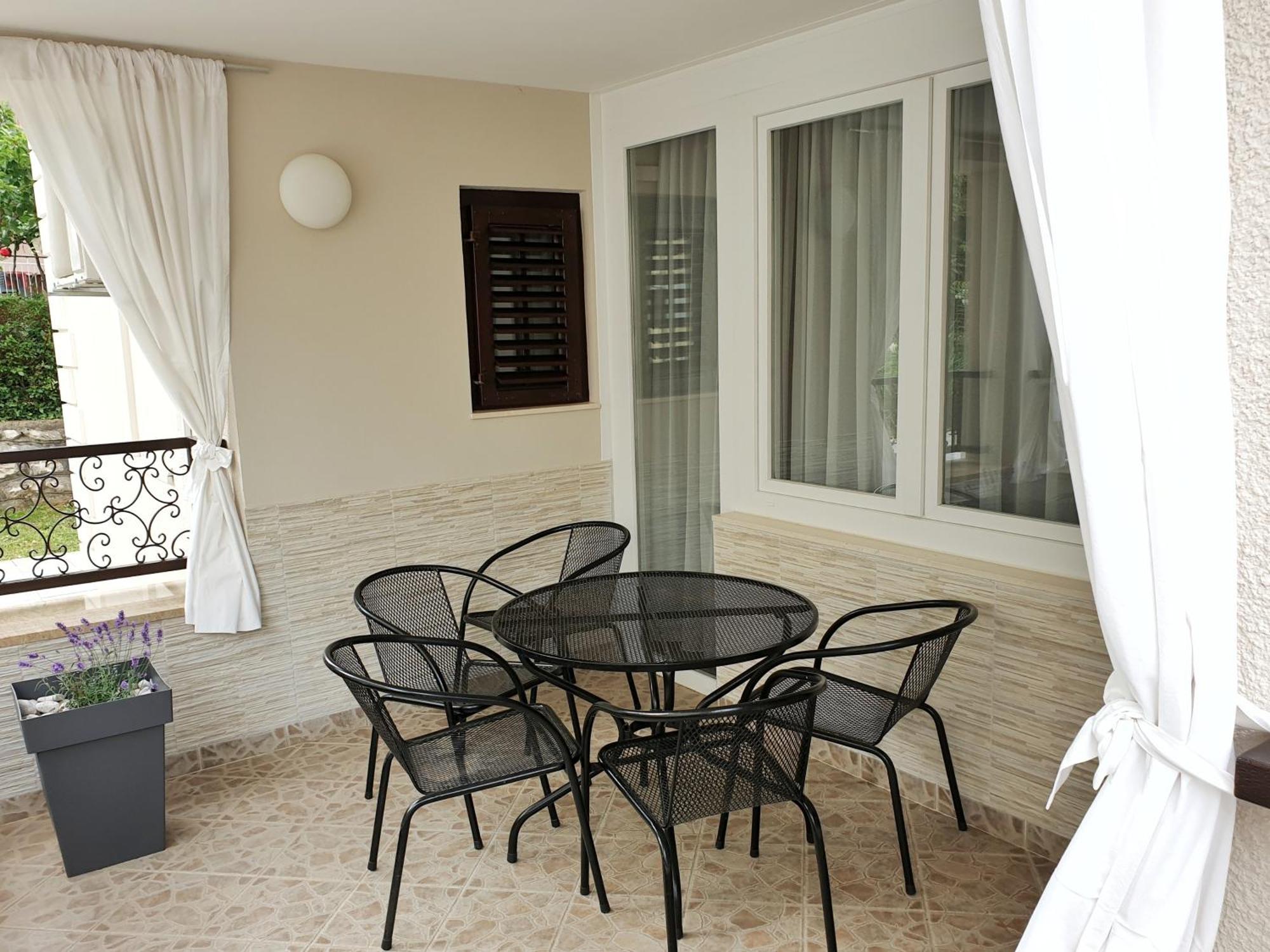 אומאג Apartments And Rooms Degra חדר תמונה