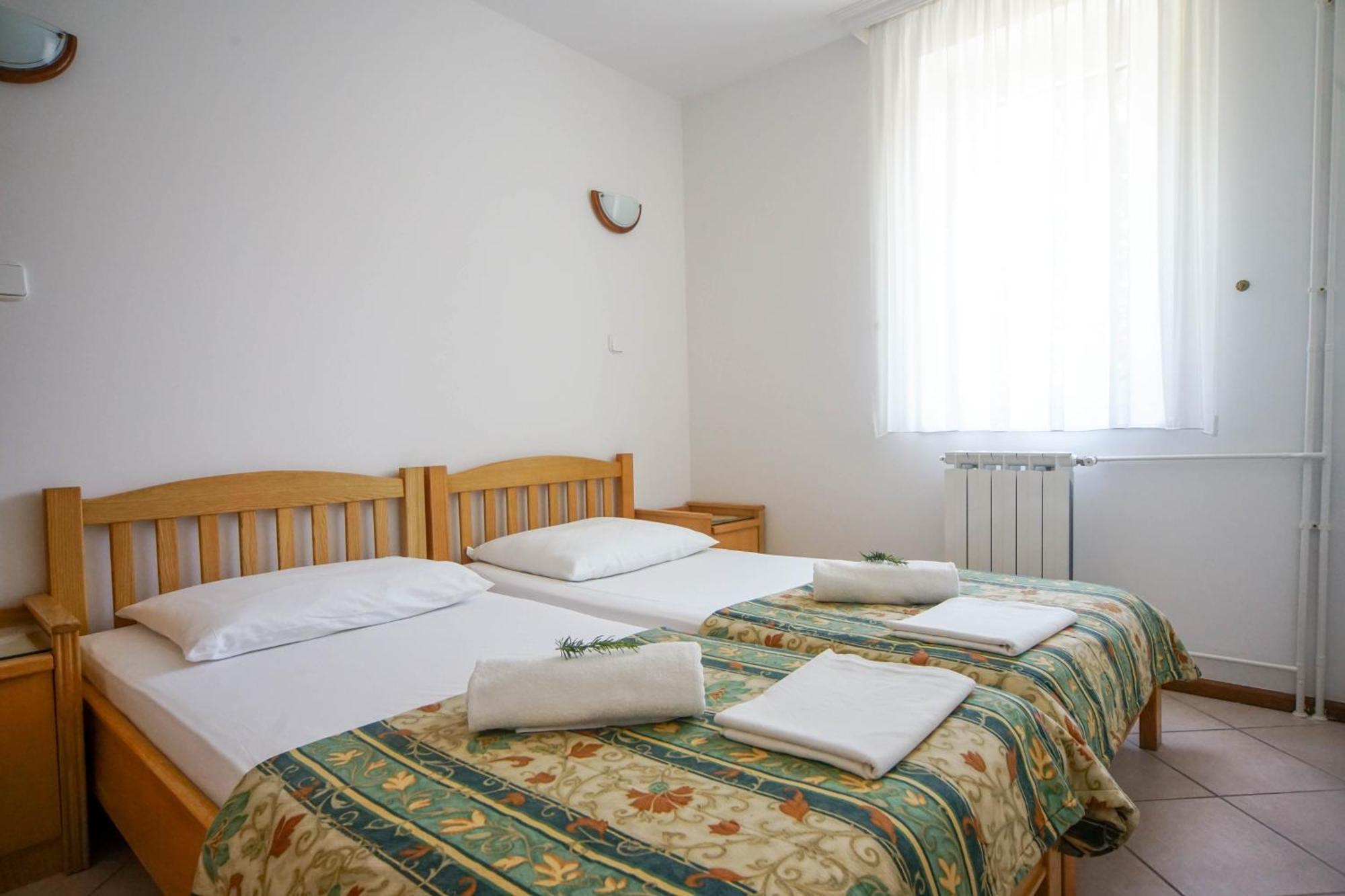 אומאג Apartments And Rooms Degra חדר תמונה