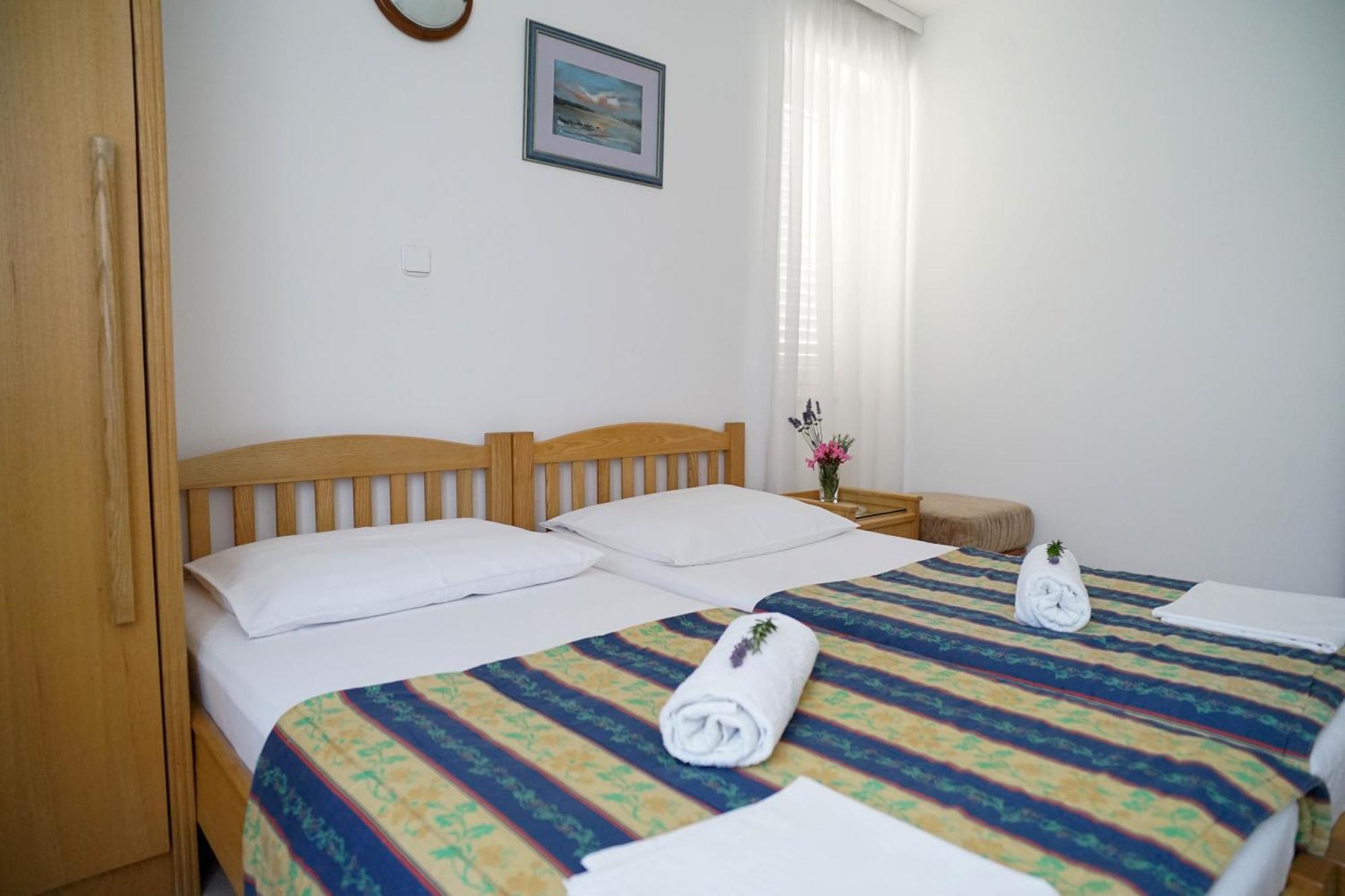 אומאג Apartments And Rooms Degra חדר תמונה