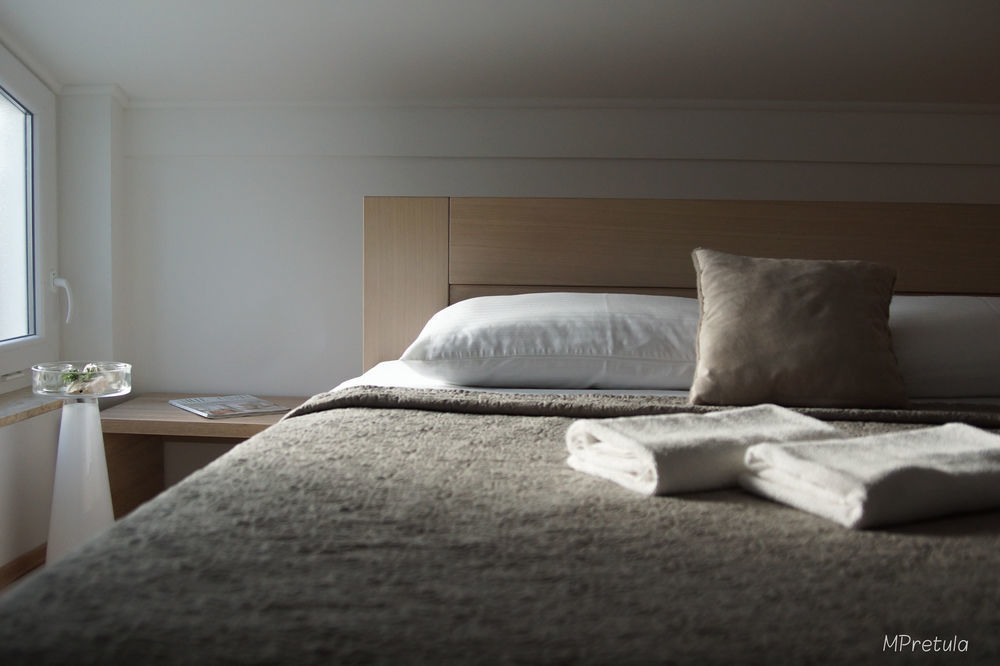 אומאג Apartments And Rooms Degra מראה חיצוני תמונה