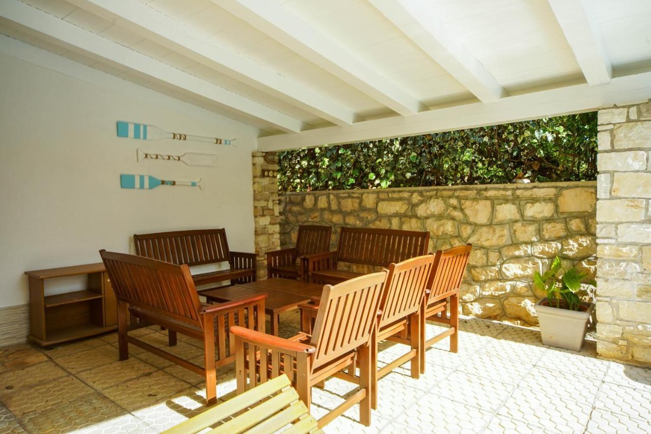 אומאג Apartments And Rooms Degra מראה חיצוני תמונה